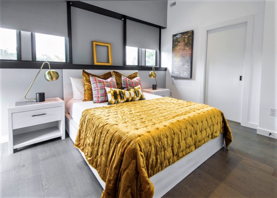 Master bedroom on Modern Home Tour staged by Vazzo Spaces. More on The Pillow Goddess Blog!