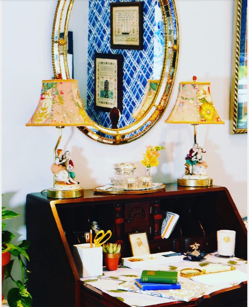 How to style an antique desk with the Lampshade Lady. Details on The Pillow Goddess Blog!