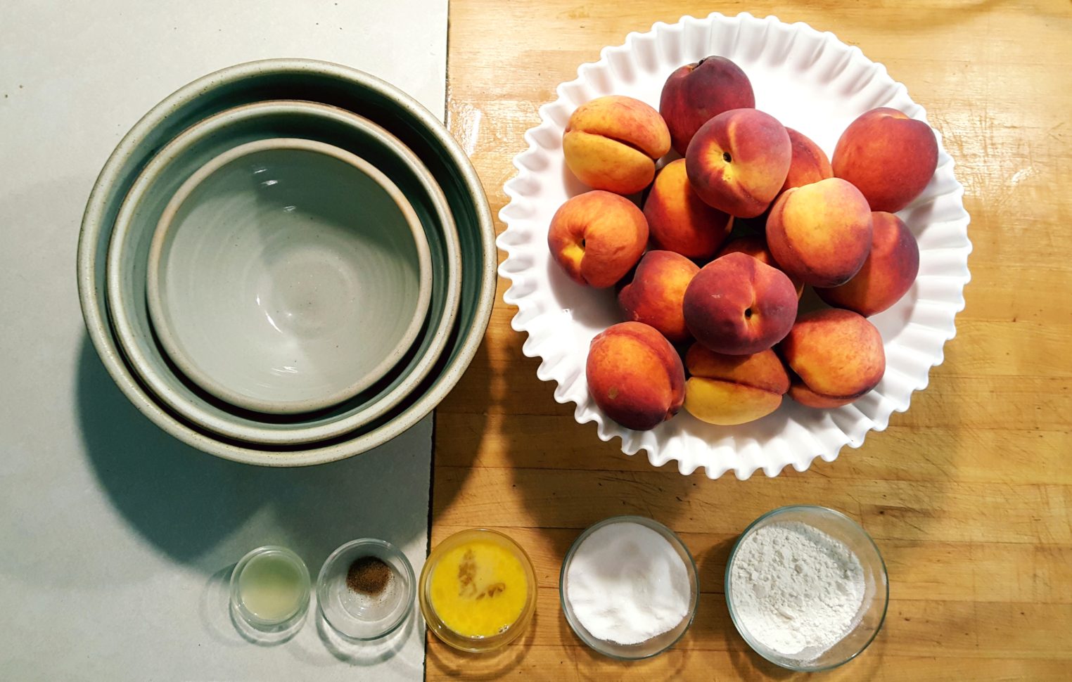 Texas peaches for a 4th of July pie on The Pillow Goddess blog!