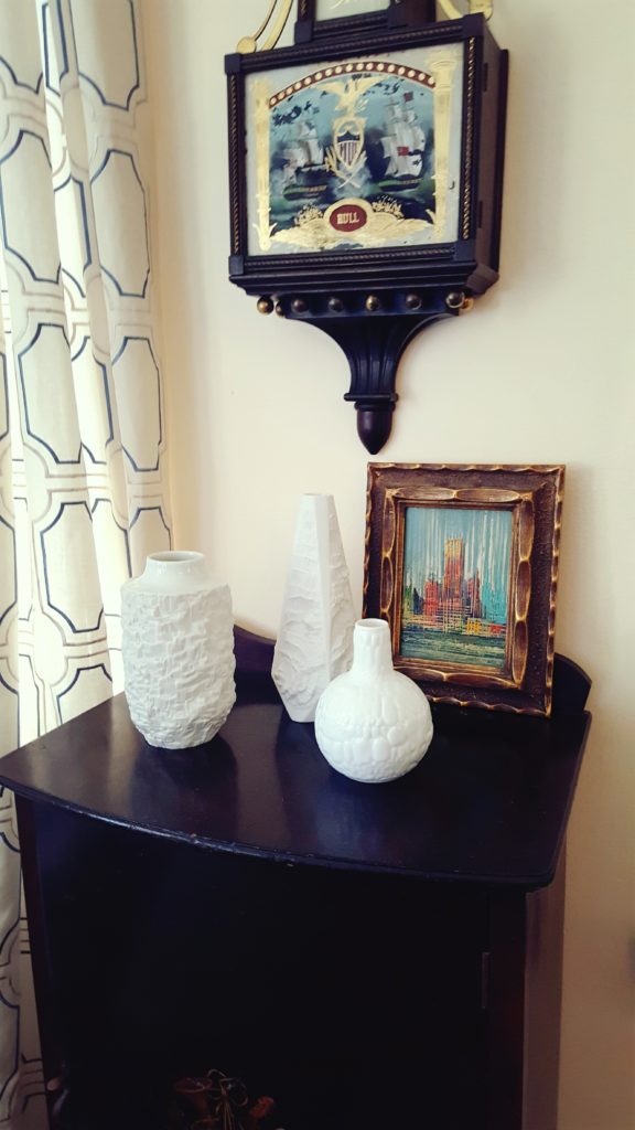 5 Fun Ways to Style Your Home with Mid-century Modern Decor - Details on The Pillow Goddess Blog!