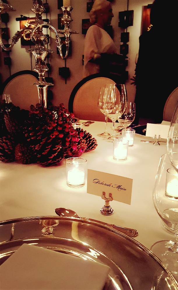6 Key Holiday Entertaining Tips Downton Abbey Style - Details on The Pillow Goddess blog!