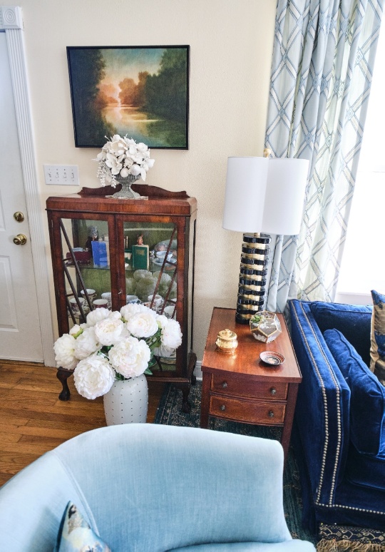 Living Room Salon Art Deco cabinet - on The Pillow Goddess blog!